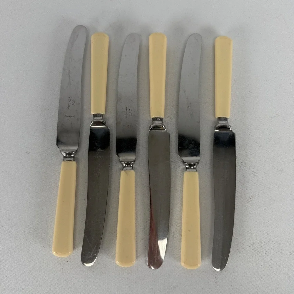 6 Vintage OYO Geilo Norge  Rustfri Norway Butter Knives Bakelite White/Cream
